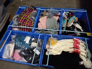 5 X TRAYS OF ASSORTED BRAND NEW WOMENS CLOTHING IE. TOPSHOP & PAPAYA WOMENS WOOLLEN BOBBLE HATS, DOROTHY PERKINS TOPS, CALABRASA UNDERWEAR, PAPAYA HAT & SCARF GIFT SETS, TOPSHOP TROUSERS ETC.(TRAYS NOT INCLUDED)