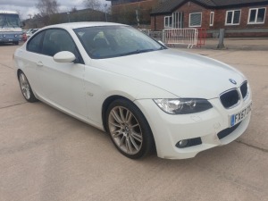 WHITE BMW 320I M SPORT. Reg : FX57ZXZ Mileage : 134997 Details: ENGINE SIZE: 1995CC, 2 KEYS, NO V5, FULL SERVICE HISTORY, SAT NAV, CLIMATE CONTROL, CRUISE CONTROL, MOT UNTIL 21/01/2022