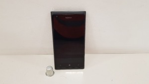 NOKIA LUMIA 900 SMARTPHONE WINDOWS O/S 16GB STORAGE - WITH CHARGER