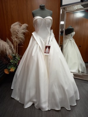 1 X (ZAC POSEN FOR WHITE) WEDDING DRESS MODEL - HEIDI GARZA PIQUE COLOUR - OFF WHITE SIZE - UK 12 RRP - £1,400