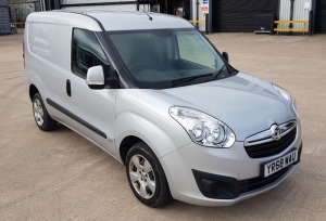 SILVER VAUXHALL COMBO 2000 SPORTIVE CDTI. ( DIESEL ) Reg : YR68 WAU Mileage : 39451 Details: WITH 1 KEY, NO V5, ENGINE SIZE: 1248CC, RADIO/CD PLAYER, OVERALL GOOD CONDITION, BACK OF THE VAN IS PANELLED