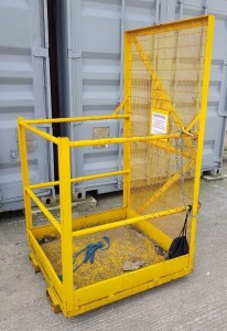 COMMERCIAL PEDESTRIAN CAGE