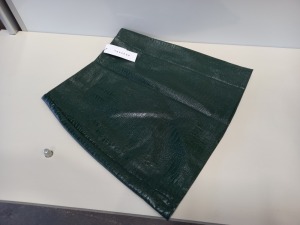 20 X BRAND NEW TOPSHOP GREEN SNAKE PRINT SKIRTS IN VARIOUS SIZES - 12 X UK SIZE 12 AND 8 X UK SIZE 14 RRP £25.00 (TOTAL RRP £500.00)