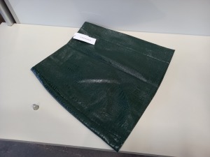 27 X BRAND NEW TOPSHOP GREEN SNAKE PRINT SKIRT UK SIZE 6 RRP £25.00 (TOTAL RRP £675.00)