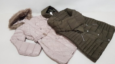 7 X BRAND NEW DOROTHY PERKINS AND EVANS JACKETS - 4 X EVANS GREEN JACKETS UK SIZE 22 RRP £65.00, 2 X DOROTHY PERKINS DP CURVE JACKETS SIZE 18 RRP £50.00 AND 1 X FAUX FUR JACKET SIZE 8 RRP £65.00 (TOTAL RRP £425.00)