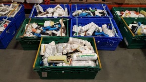 5 X TRAYS OF MIXED HARDWSARE TO INCLUDE - PAINT BRUSHES, DIALL FINE FINISH ROLLERS, DIALL WALLPAPER ADHESIVE, 5" BRUSHES ETC ETC