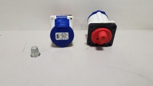 MIN 390 X BRAND NEW DEFENDER 230V 16A SMALL FLANGE PANEL SOCKET - TRADE BULK PACKAGED - (CODE E884215) - IN 4 BOXES