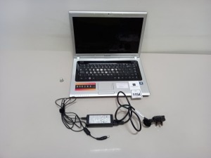 SAMSUNG R520 LAPTOP WITH CHARGER AND WINDOWS 10