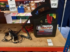 POWER START 1224 700AMP 12/24 VOLTPORTABLE POWER SUPPLY WITH BATTERY CHARGER