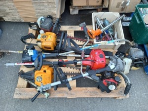 1 X PALLET CONTAINING MIXED TOOLS TO INCLUDE - 4 X MIXED PETROL HEDGE STRIMMERS, 3 X PETROL HEDGE CUTTERS AND 1 X BOX OF MISC HAND TOOLS *NOT TESTED/SOME ITEMS LOOK LIKE SPARES