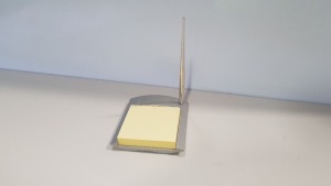 40 X BRAND NEW METAL POST IT STAND WITH PEN