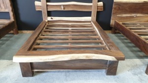 BRAND NEW SOLID SUAR WOODEN CHELSEA BED 190 X 135cm RRP £950