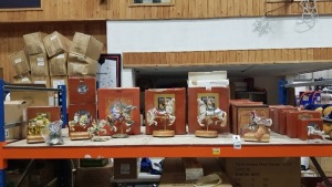 19 PIECE AMERICAN CAROUSEL LOT CONTAINING VARIOUS CAROUSELS IN VARIOUS STYLES AND SIZES (BOXES SLIGHTLY DAMAGED)