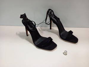 30 X BRAND NEW TOPSHOP DW SASKIA BLACK HGH HEELS IN 2 BOXES UK SIZE 6 AND 5 RRP £29.00 (TOTAL RRP £870.00)