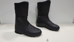 PAIR OF (ROADSTER ORIGINAL) BLACK LEATHER SYMPATEX LINING MOTORCYCLE BOOTS - SIZE 10