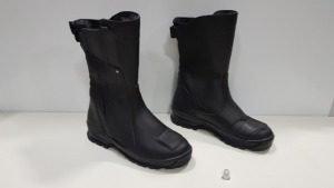 PAIR OF (ROADRUNNER) BLACK LEATHER SYMPATEX LINING MOTORCYCLE BOOTS - SIZE 9/FITTING M