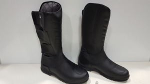 PAIR OF (ALT-BERG) BLACK LEATHER PROTECTIVE/WATERPROOF SKYWALK BOOTS - SIZE 12