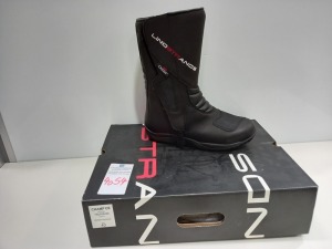 1 X PAIR OF BRAND NEW BOXED (OUTLAST) LINDSTRANDS CHAMP - CE STYLE - 750029 00 DRYWAY OUTLAST MOTOR BIKE BOOTS IN SIZE 40