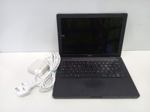 APPLE MACBOOK LAPTOP APPLE X O/S 320GB HARD DRIVE - WITH CHARGER