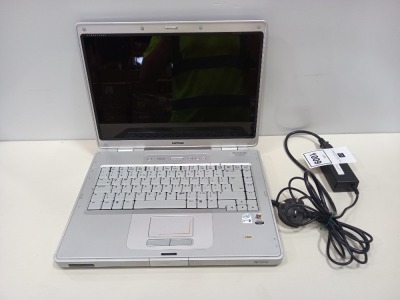 COMPAQ C300 LAPTOP NO O/S - WITH CHARGER
