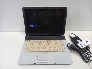 SONY F5-3I5E LAPTOP NO O/S - WITH CHARGER