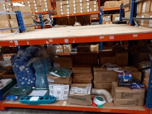 FULL BAY CONTAINING APPROX 1000 PIECES OF MIXED ITEMS IE NAME TESTER TUBS, PAINTING TRAYS, NUMBER CARDS, MASTER YOUR DIGITAL CAMERA BOOKS AND PLACE MATS ETC
