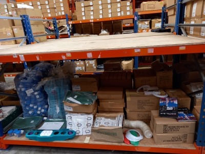 FULL BAY CONTAINING APPROX 1000 PIECES OF MIXED ITEMS IE NAME TESTER TUBS, PAINTING TRAYS, NUMBER CARDS, MASTER YOUR DIGITAL CAMERA BOOKS AND PLACE MATS ETC