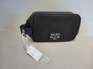 16 X BRAND NEW JACK WILLS LOUGHTON RUBBERISED WASHBAGS IN BLACK WITH SWING TICKETS RRP £24.95 EACH TOTAL £399.20 - PICK LOOSE