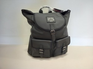 7 X BRAND NEW JACK WILLS BERESFORD CARGO BACKPACKS IN BLACK WITH SWING TICKETS RRP £59.95 EACH TOTAL £419.65 IN 1 BOX