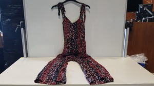 13 X BRAND NEW TOPSHOP FLOWER DETAILED DRESSES UK SIZE 4 RRP £39.00 (TOTAL RRP £507.00)