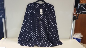 40 X BRAND NEW EVANS BLUE AND WHITE DOTTED BUTTONED TOPS UK SIZE 16 AND 20 (MAINLY SIZE 20)