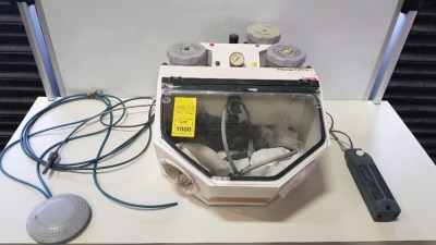 HERAEUS KULZER LABORATORY SANDBLASTER, HERA BLAST 2+ WITH 3 CHAMBERS AND A FOOT PLATE 
SERIAL NUMBER - 06076