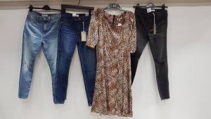 21 PIECE MIXED CLOTHING LOT CONTAINING MADE WELL CHARCOAL DENIM JEANS, BLUE DENIM JEANS, WASHED DENIM JEANS, LIGHT DENIM JEANS, EVANS POLKADOT TOP, WALLIS FLOWER DETAILED TOP AND A DOROTHY PERKINS DRESS ETC