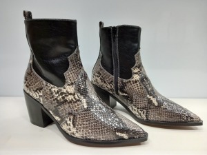 24 X BRAND NEW TOPSHOP SHOE LOT CONTAINING WF BLISS BLACK SNAKE SKIN EFFECT HEELED ANKLE BOOTS UK SIZE 5