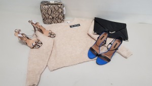 21 PIECE TOPSHOP CLOTHING LOT CONTAINING TOPSHOP IDOL JUMPERS SIZE SMALL, TOPSHOP JAMIE JEANS AND TOPSHOP SNAKE SKIN STYLED BAG ETC