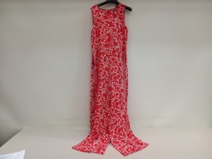 12 X BRAND NEW VILLA CLOTHES ORANGE FLOWER DETAILED JUMPSUITS IN VARIOUS SIZES RRP £45.00 - TOTAL £540