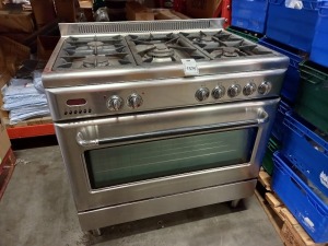 1 X 5 HOB LARGE GAS COOKER.