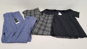 30 X PIECE MIXED TOPSHOP CLOTHING LOT CONTAINING 20 X BRAND NEW TOPSHOP BLACK TOPS UK 6 TOTAL RRP £ 480 AND 4X JACK AND JONES SID TROUSERS UK 40R TOTAL RRP£220 AND 6X BURON MENSWEAR CHECK TROUSERS UK 40R