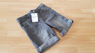 40 X BRAND NEW OUTFIT KIDS DENIM GREY SHORTS AGE 3-4