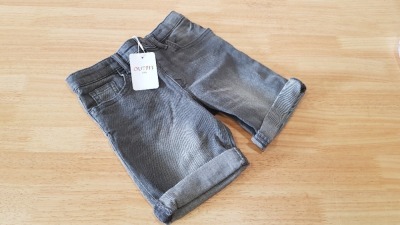 28 X BRAND NEW OUTFIT KIDS DENIM GREY SHORTS (22 X AGE 4-5 AND 6 X AGE 5-6)