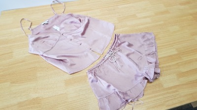38 X BRAND NEW TOPSHOP LOUNGE SHORTS AND TOP SIZE SMALL RRP £26.00 (TOTAL RRP £988.00)
