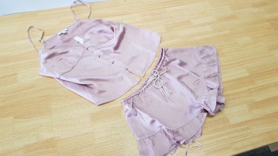 37 X BRAND NEW TOPSHOP LOUNGE SHORTS AND TOP SIZE MEDIUM RRP £26.00 (TOTAL RRP £962.00)