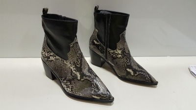 12 X BRAND NEW BAGGED TOPSHOP WF BLISS HEELED BOOTS IN BLACK AND SNAKE PRINT. (SIZE UK 6) RRP £40.00 (TOTAL £480.00)