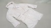20 X BRAND NEW TOPSHOP CREAM DRESSING GOWNS SIZE SMALL RRP £32.00 (TOTAL RRP £640.00)