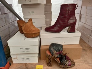 15 PIECE MIXED TOPSHOP SHOE LOT CONTAINING RIPPLE NATURAL HEELED SHOES, GENOA HEELED SUEDE SHOES AND JOSIE MINK HEELED SHOES, VIENNA BURGENDY ZIP UP HEELED ANKLE BOOTS AND HALIA BLACK ANKLE BOOTS (TOTAL RRP £850.00)