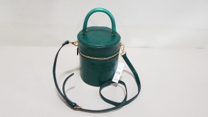 20 X BRAND NEW TOPSHOP GREEN LEATHER STYLED ZIPPED BAGS RRP £27.00 (TOTAL RRP £540.00) - PICK LOOSE