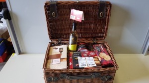 20 X MEDIUM PICNIC BASKETS WITH 35CL SAUVIGNON WHITE WINE 2015 - BASKET SIZE 45 X 30 X 15CM - (NOTE: ANY OTHER CONTENTS WILL BE OUT OF DATE)