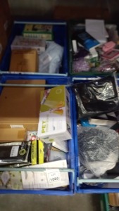 4 TRAYS CONTAINING A LARGE QUANTITY OF ASSORTED ITEMS INCLUDING SPIRAL SLICER, PHONE CASES, BOOKS, PET SHOWER SPRAYER, CAMPING LIGHT, YOUZONE, WIG ETC