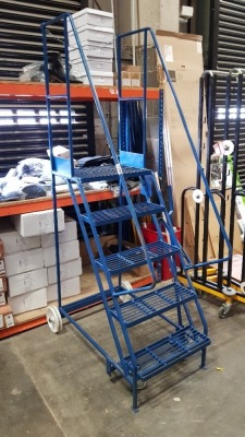 1 X MOBILE WAREHOUSE SAFETY STEPS PLATFORM