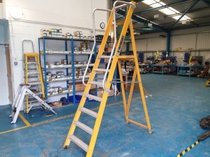 BRATTS LADDERS MOBILE WORKING PLATFORM WITH SIX TREADS TO WORKING PLATFORM AT APPROXIMATELY FIVE FOOT SIX INCHES HIGH (LOTS 4001-4041 ARE LOCATED IN GATESHEAD - COLLECTION WILL BE THURSDAY 2ND SEPTEMBER ONLY BY APPOINTMENT - FULL DETAILS WILL BE PROVIDED 